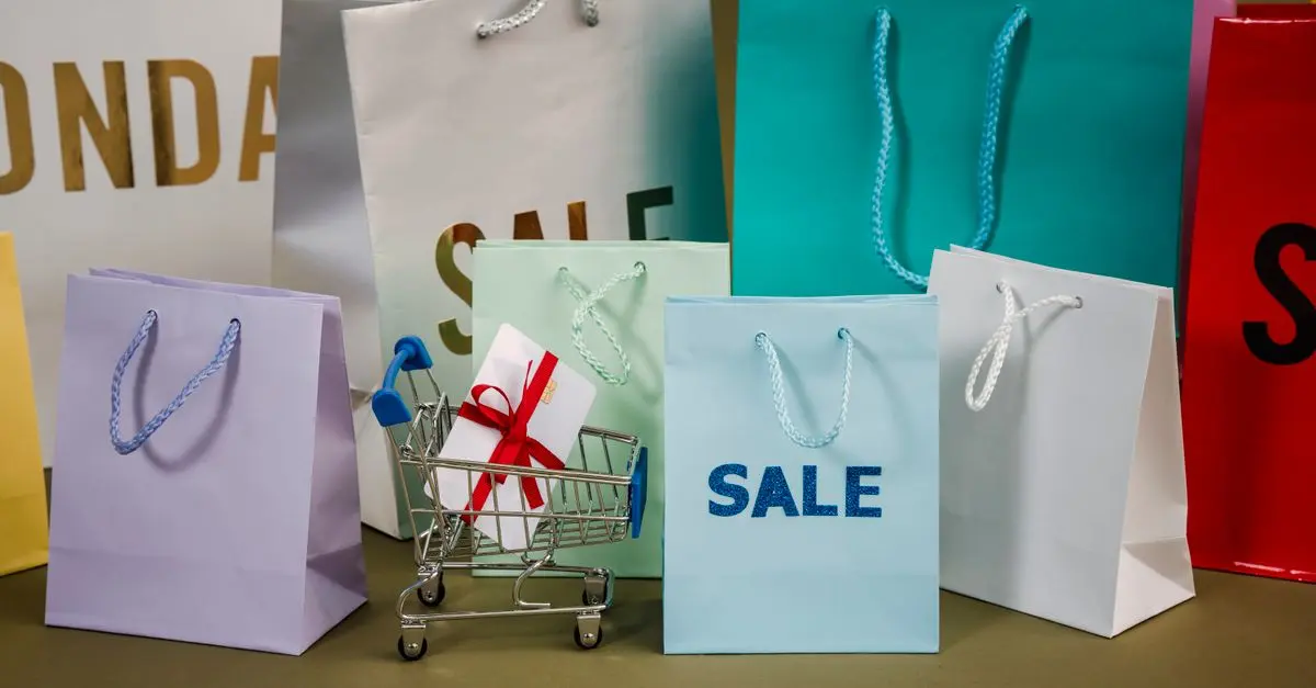 Cómo Influye el Black Friday en las Compras Navideñas